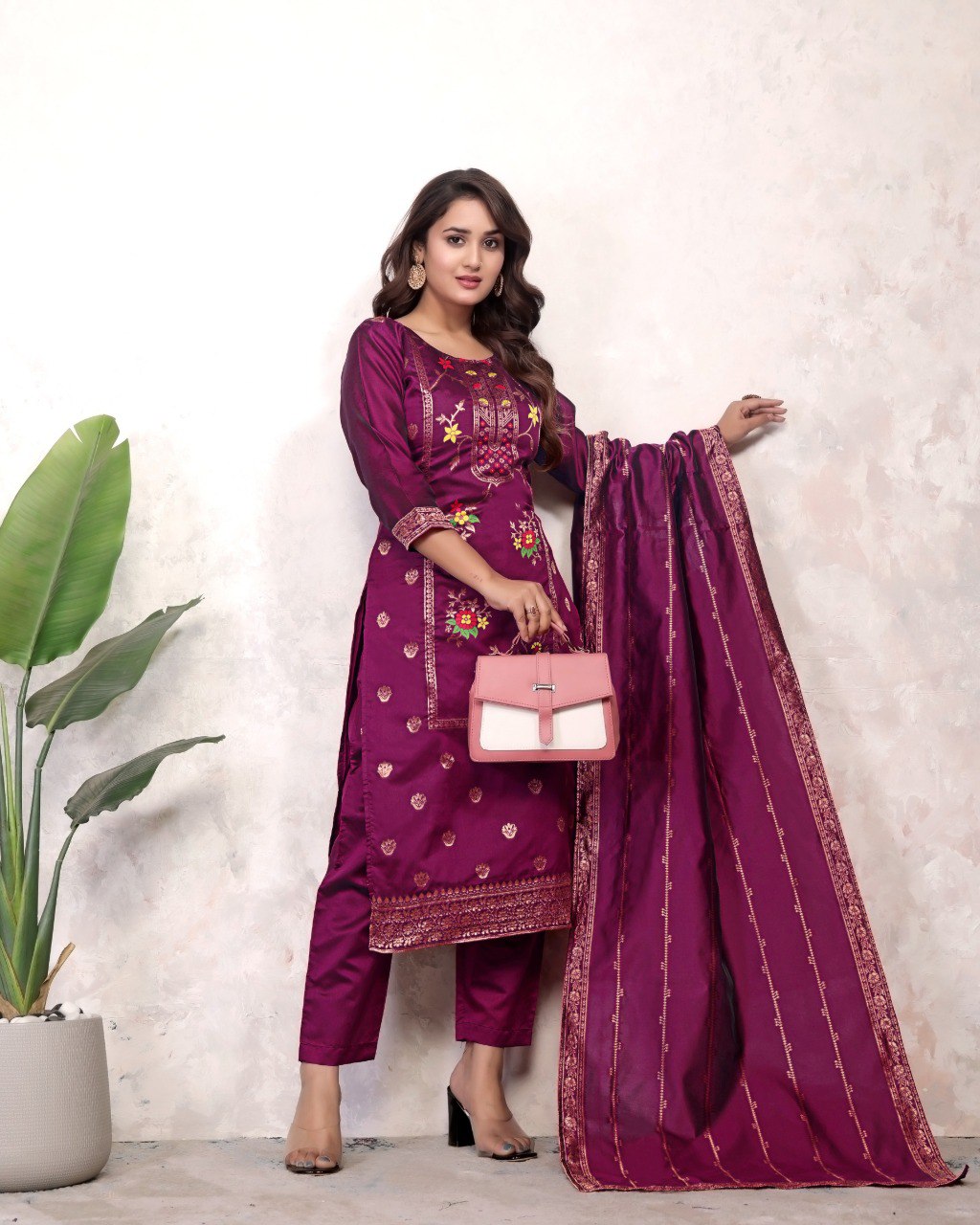 Introducing New Kurti Dupatta & Bottom Set πβ¨